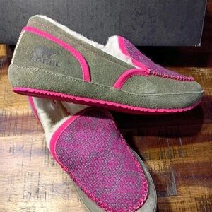 Sorel Women's Green and Pink Slippers